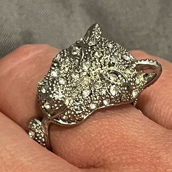 NWT BCBGMaxazria Rhodium Silver Crystal Studded Panther Cocktail Ring Size 5 - Picture 1 of 6